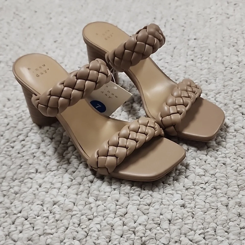 Basil Braided Heels - Picture 2 of 7